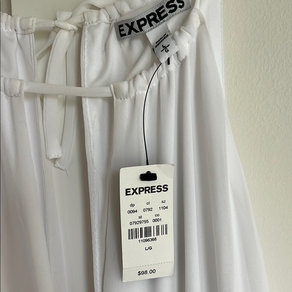 NWT Express White and Black Halter Maxi Dress Size L - Picture 3 of 4
